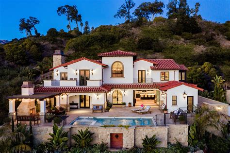 Santa Barbara Hacienda: Timeless Spanish Colonial Revival Architecture - balustradellc