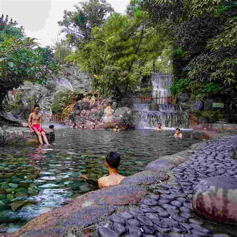 Sari Ater, Wisata Pemandian Air Panas di Ciater Subang - balustradellc