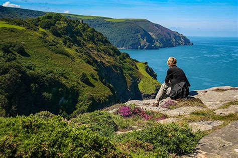Scenic Coastal Hikes on the South Coast of England - balustradellc
