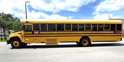 School bus - coolestguyplanet.net