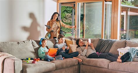 Screen Time Battles: When to Hold Firm and Let Go - balustradellc