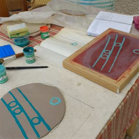 Screenprinting on Clay - muktibox.com