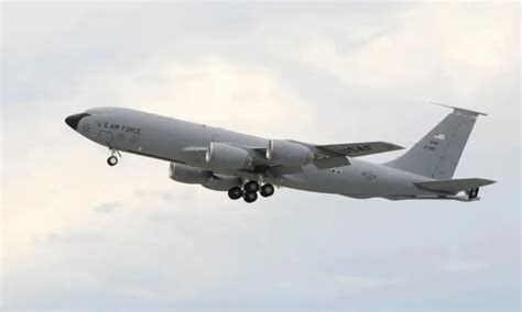 Sebuah pesawat tanker militer AS KC-135 jatuh di Irak barat ... - balustradellc