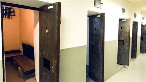 See inside a notorious Siberian prison - BBC - wintechmobiles.com