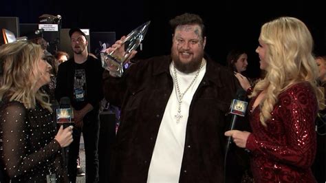 SEE IT: Jelly Roll accidentally breaks Best New Artist CMA Award