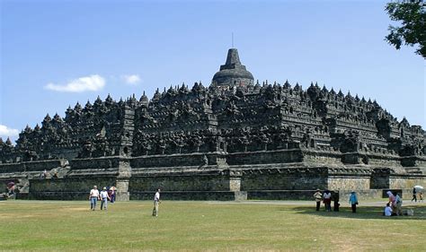 Sejarah Candi Borobudur - wintechmobiles.com