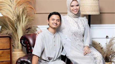 SELEBGRAM APRILIA MAJID kost bugil & film mesum Korea xvideos asian simak dialog intim hati berdebar terus voice acting lebih kuat Cewek cantik bugil image 1