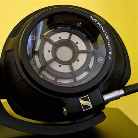 Sennheiser HD820 review: too closed for comfort - The Verge - balustradellc