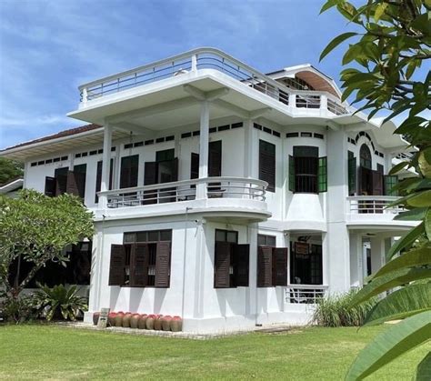 Sentuhan Modern di Rumah Gaya Kolonial - homify - balustradellc