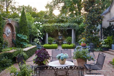 Serene Courtyard Ideas to Plan Your Own Private Oasis - balustradellc
