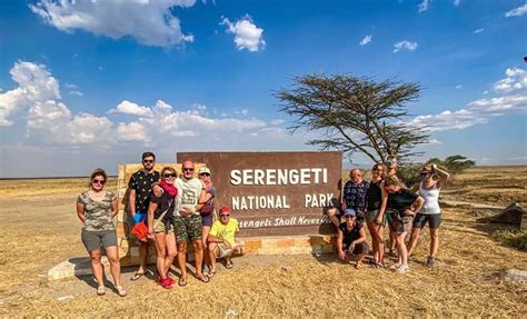 Serengeti Safari Itinerary - Serengeti wildebeest migration - muktibox.com