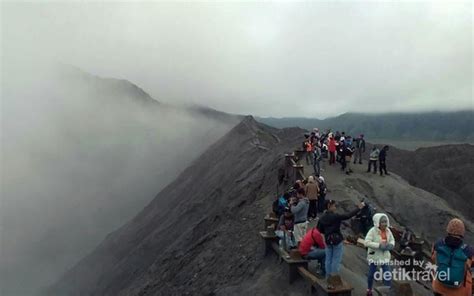 Serunya Mendaki Gunung Bromo di Akhir Pekan - balustradellc