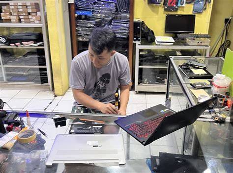 Service Engsel Laptop: Ungkap Biaya dan Solusi Tepat - raincitystudios.com