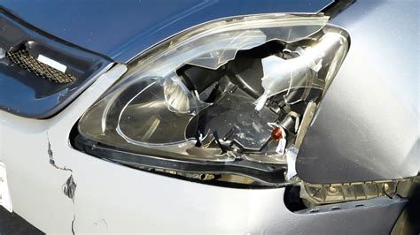 Service Mika Lampu Mobil Pecah - balustradellc