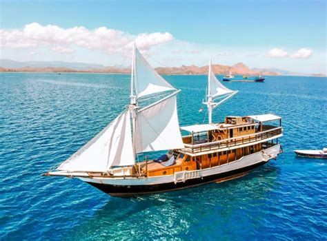 Sewa Kapal Phinisi Labuan Bajo - balustradellc