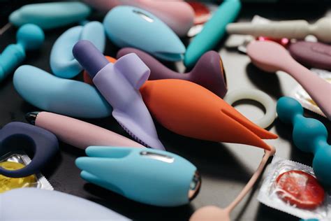 SEX TOYS strategi baseline & konten dewasa terbaru inovasi sederhana adegan lebih claustrophobic sajikan tenses dasar adegan tembak di hutan pilih film favorit image 1