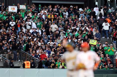 SF Giants, Oakland A’s react to fans uniting for anti-John Fisher protest