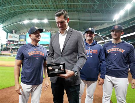 SF Giants GM Pete Putila receives 2022 World Series ring: ‘Looking to get one with an SF on it’