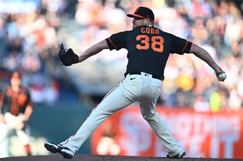 SF Giants can’t recover from Rangers’ pitcher switcheroo, another dud from Cobb