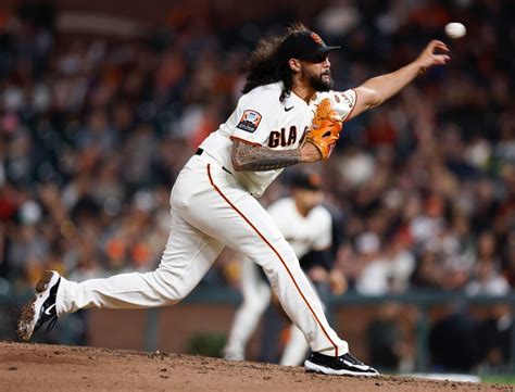 SF Giants give Padres first extra-inning win of 2023, must sweep Dodgers to avoid losing record