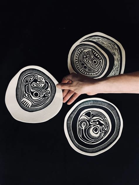 Sgraffito Decoration - muktibox.com