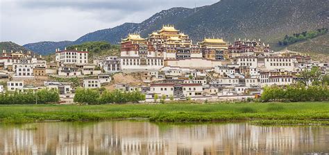 Shangri-La: Messing with a Myth - Rosa Llamas, Russell Belk, 2011 - wintechmobiles.com