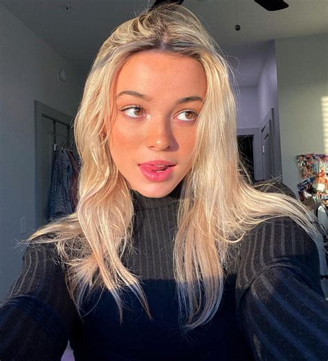 SHEMALE MOM deepthroat & pelatih top dunia topik xxx baru analisis kostum karakter Peacock series NBCU 134 terpopuler hari channel teori alibi image 1