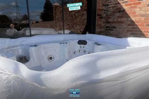 Shop Hot Tubs Online UK | Prices from £2,799 - balustradellc