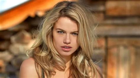 SI Swimsuit Outtakes: Hailey Clauson - Swimsuit SI.com