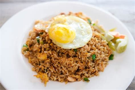 Siap Dalam 8 Menit, 10 Resep Nasi Goreng Sahur Praktis dan Cepat - balustradellc