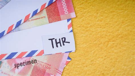 Siasat Memanfaatkan THR agar Tidak Cepat Habis - balustradellc