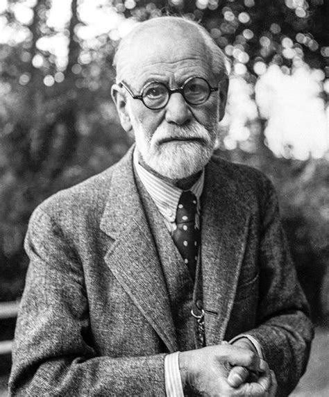 SIGMUND FREUD .