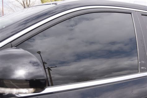 Signs Your Window Tint Needs Replacement or Repair - balustradellc