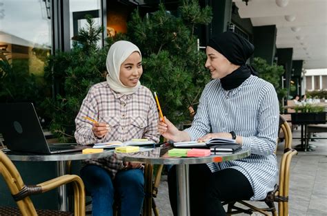 Sikap Saling Menasehati untuk Mempererat Silaturahmi - balustradellc