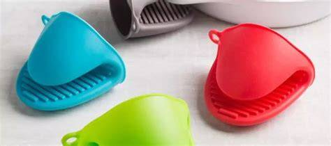 Silicone Pot Holders or Oven Mitts - Jiji.ng - raincitystudios.com