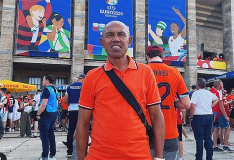 Simon Grayson sebut dirinya gabung tim kepelatihan timnas Indonesia - balustradellc