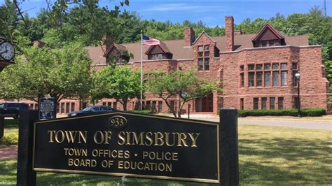 SIMSBURY – Hartford Courant