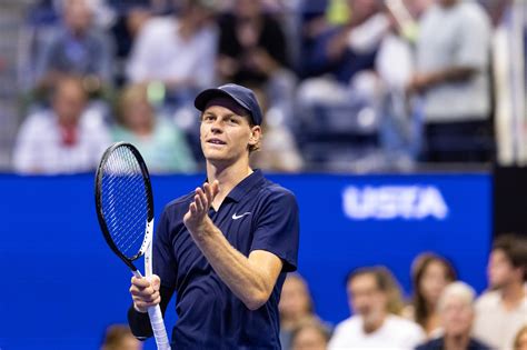 Sinner completes perfect run, wins Indian Wells - ATP Tour - balustradellc