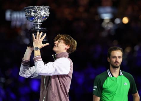 Sinner overcomes Medvedev to lift first Indian Wells title - balustradellc