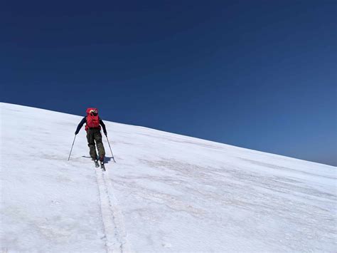 Skiing, volcanoes, ocean dives. Disaster strikes even with guides - balustradellc