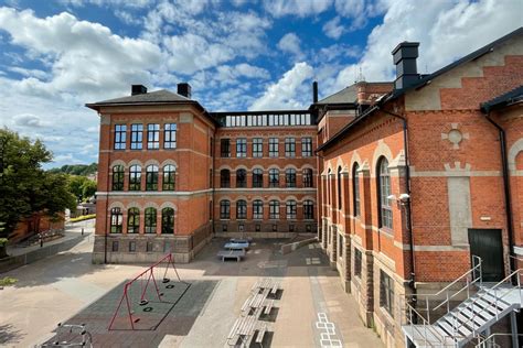 SKOLAN - engelsk &ouml;vers&auml;ttning - bab.la svenskt-engelskt lexikon
