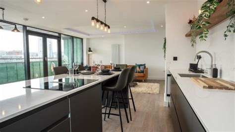 Skyline Luxury Penthouse Belfast City Centre - balustradellc