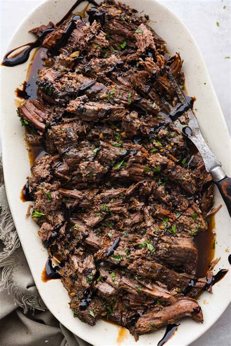 Slow Cooker Balsamic Shredded Beef - balustradellc