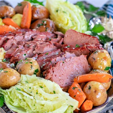 Slow Cooker Corned Beef and Cabbage - The Pioneer … - balustradellc