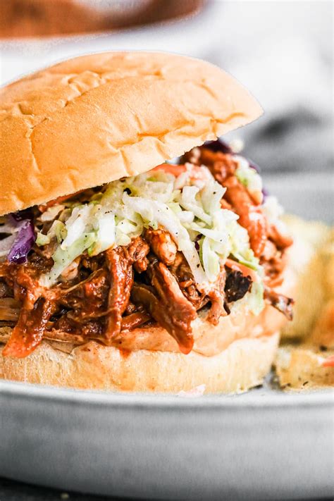 Slow Cooker Pulled Pork (Easy BBQ Pulled Pork for Sandwiches) - balustradellc