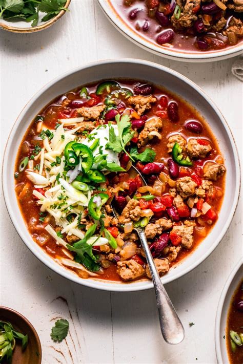Slow Cooker Turkey Chili (HEALTHY Meal!) - Chef Savvy - balustradellc