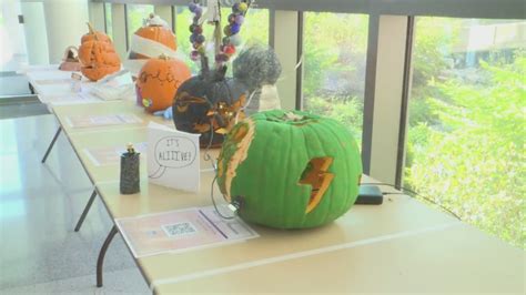 SLU pumpkin carving contest serves as break from midterms, exams