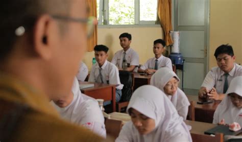 SMA RSBI di Mojokerto Tarik Uang Gedung Rp 3 Juta