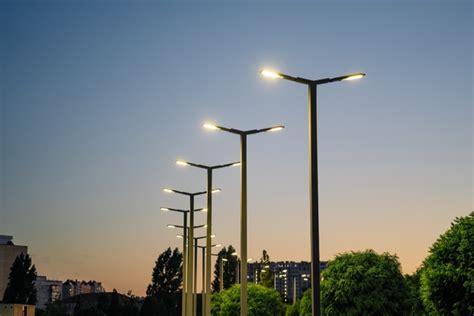 Smart Streetlights for Smart Cities - IEEE Smart Grid - coolestguyplanet.net