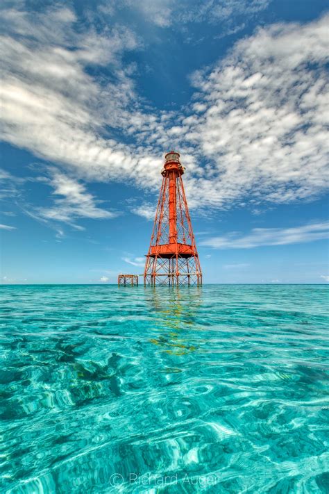 Sombrero Lighthouse Tour - Translation into French - Reverso Context - balustradellc